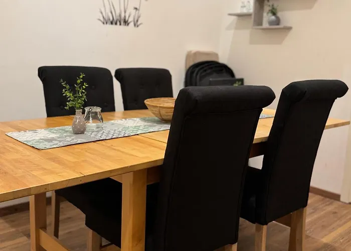 Themenzimmer Cozy Nähe Hauptbahnhof Privatunterkunft *